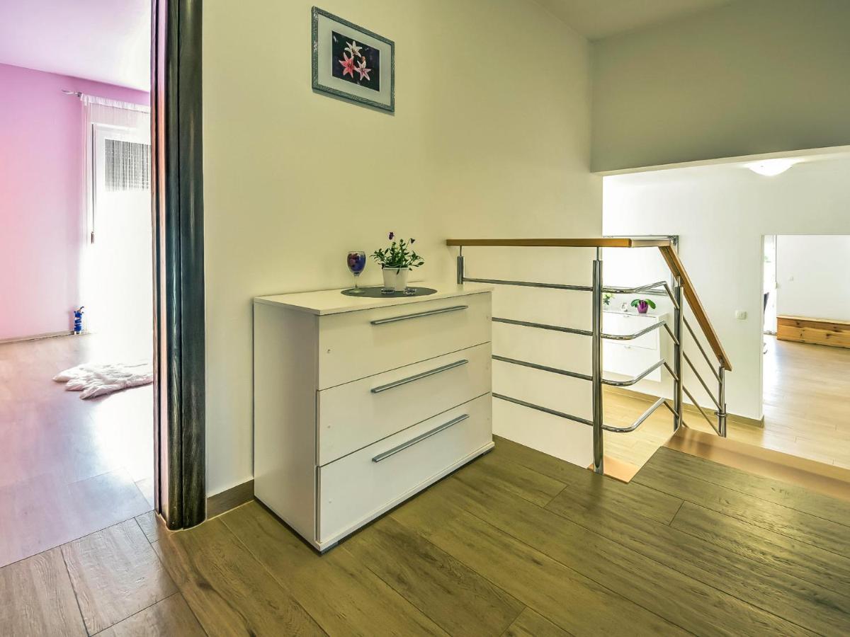 Holiday Home Anic By Interhome Smilcic Bagian luar foto