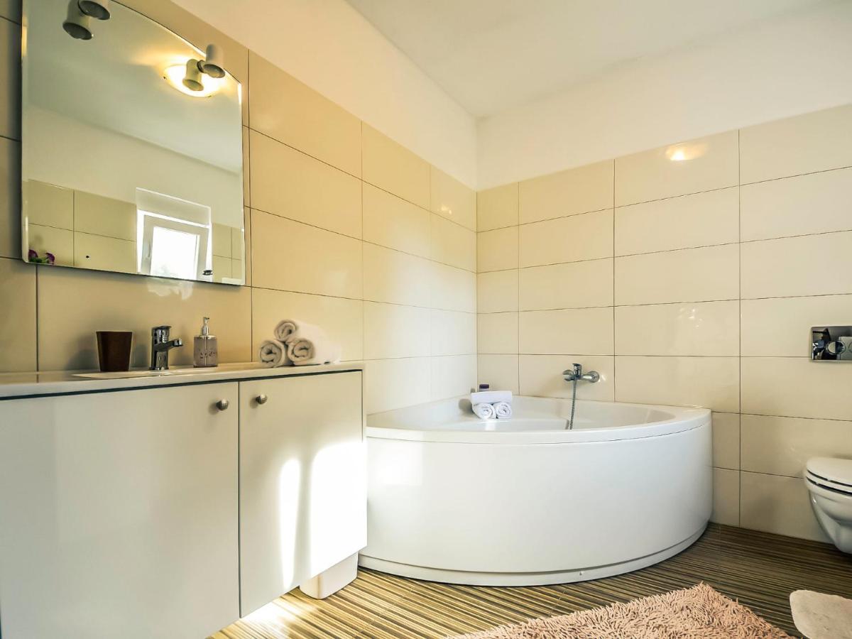 Holiday Home Anic By Interhome Smilcic Bagian luar foto